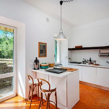וילה Typical Renovated House With Sea Views *